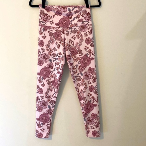 Onzie Pants - Onzie, Pink Floral Yoga Pants, Size S/M, Excellent Condition